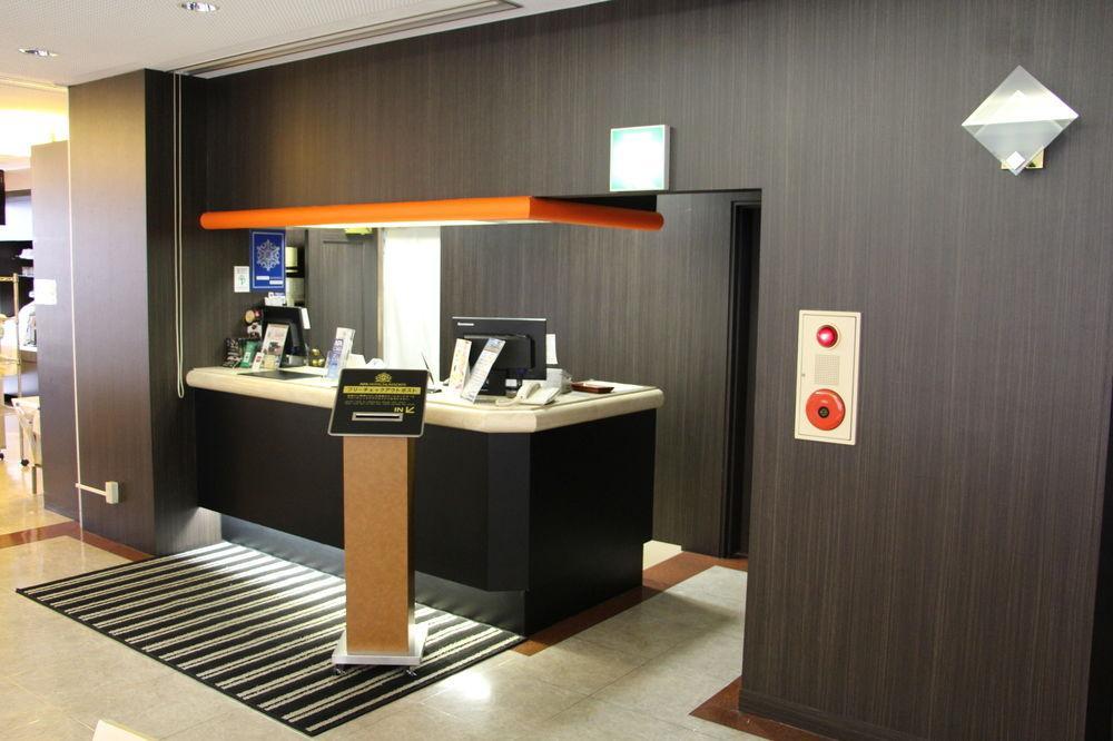 Apa Hotel Tokushima Ekimae Buitenkant foto