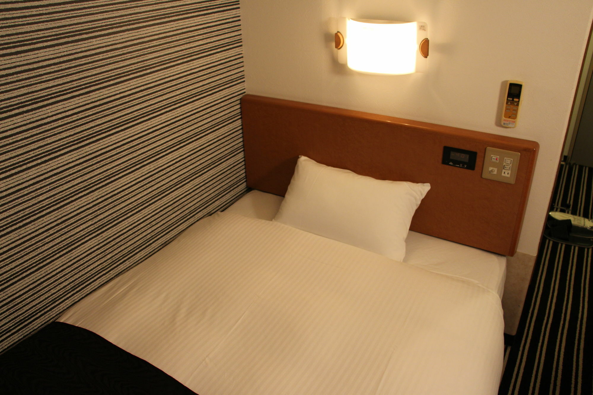 Apa Hotel Tokushima Ekimae Buitenkant foto
