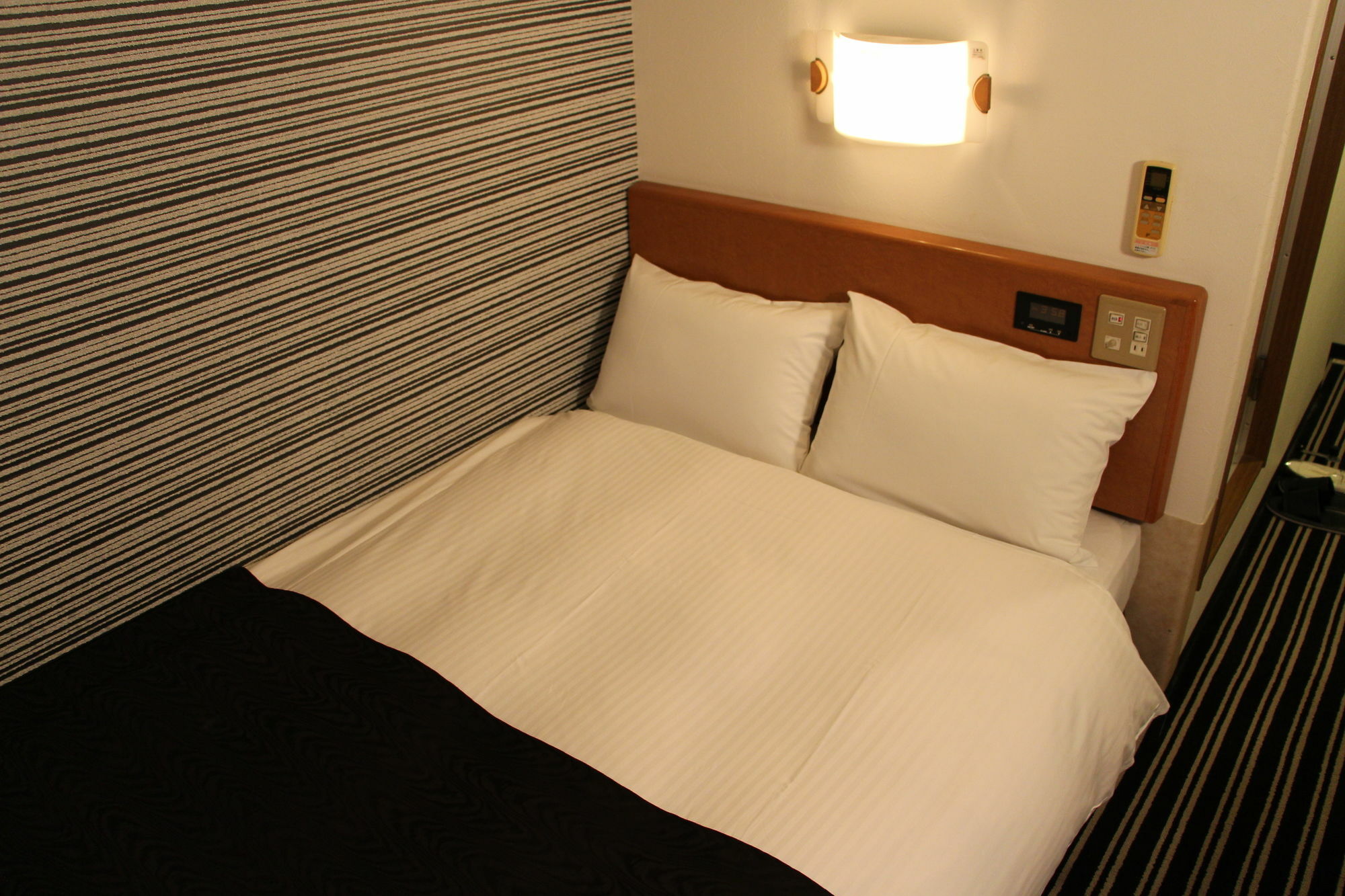 Apa Hotel Tokushima Ekimae Buitenkant foto
