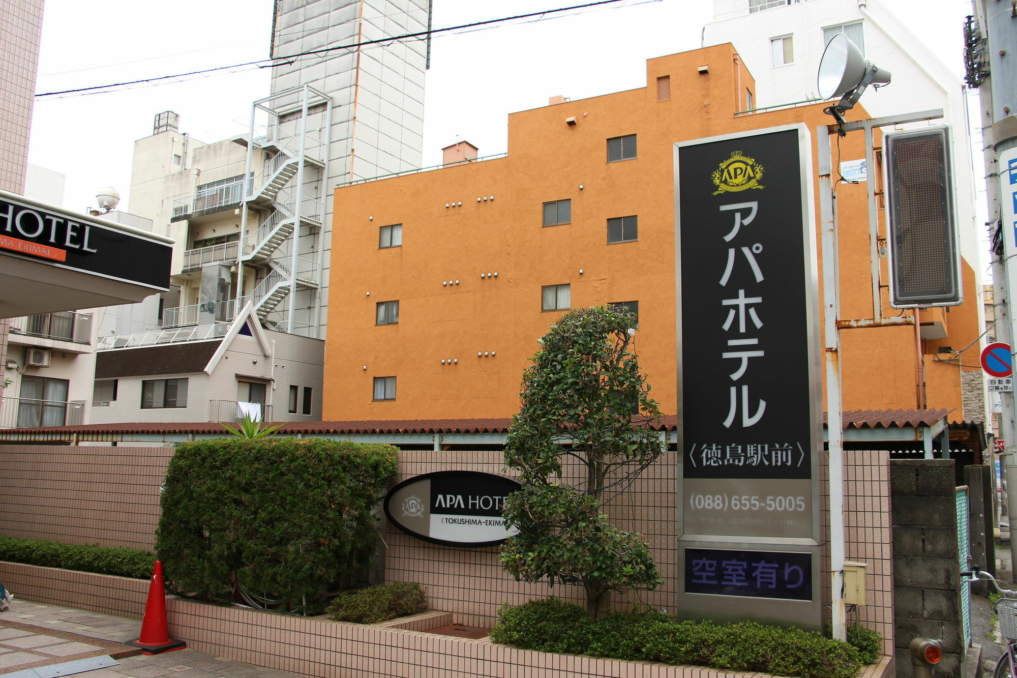 Apa Hotel Tokushima Ekimae Buitenkant foto